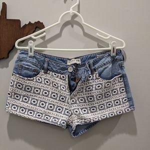Bullhead Denim jean & lace shorts
